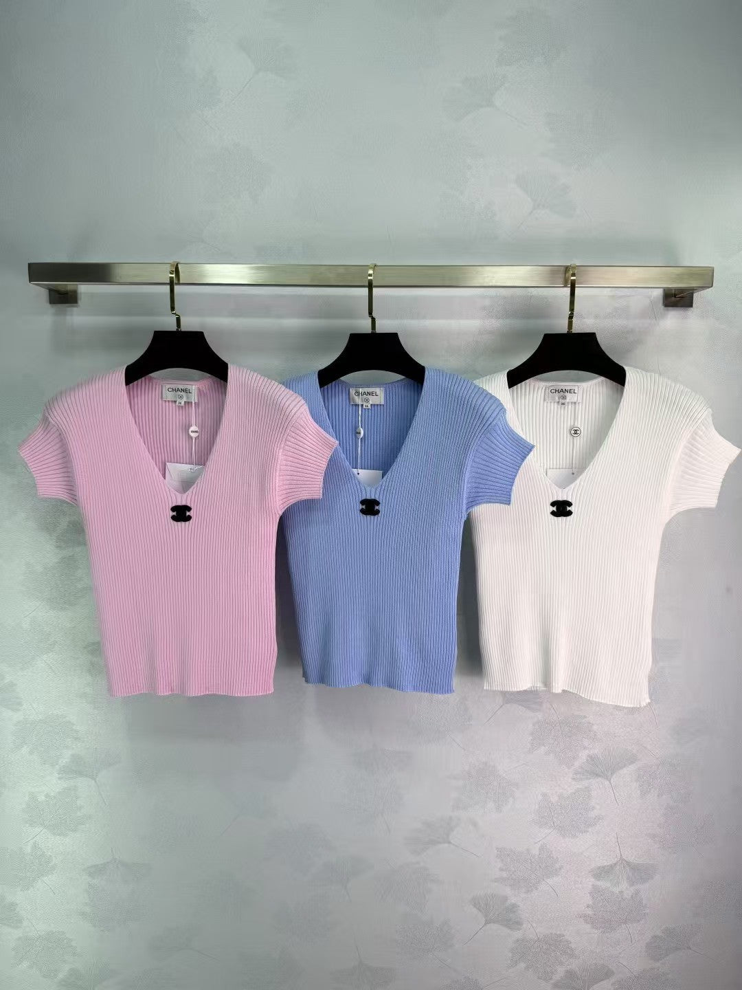 Spring and Summer V-neck knitted short sleeves