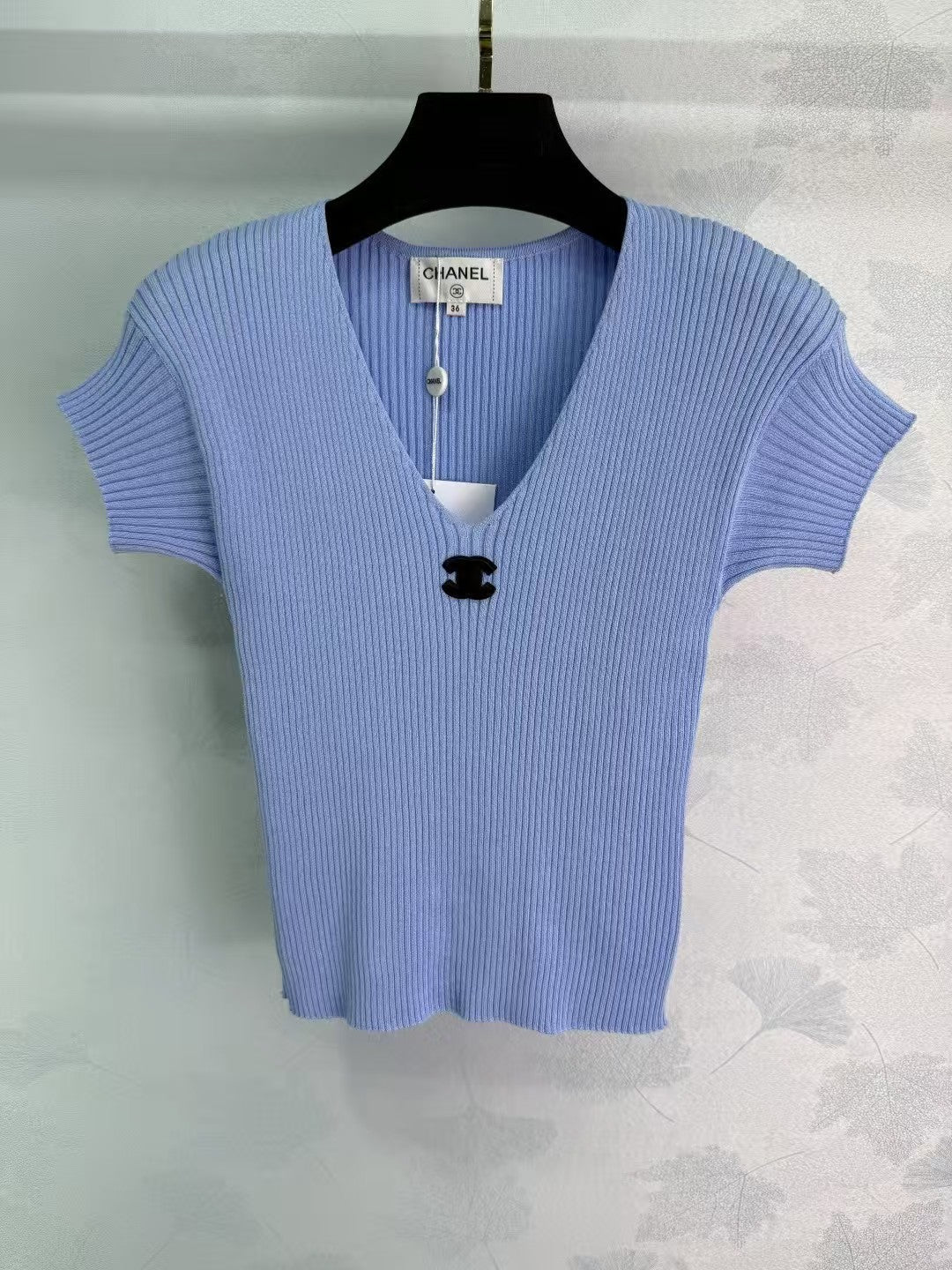 Spring and Summer V-neck knitted short sleeves