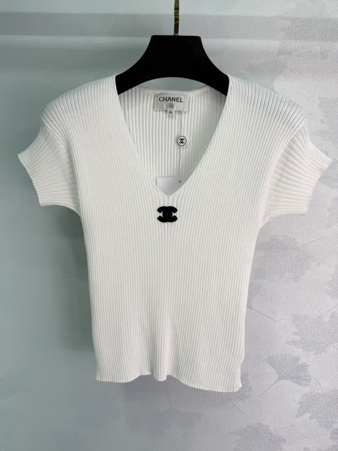 Spring and Summer V-neck knitted short sleeves