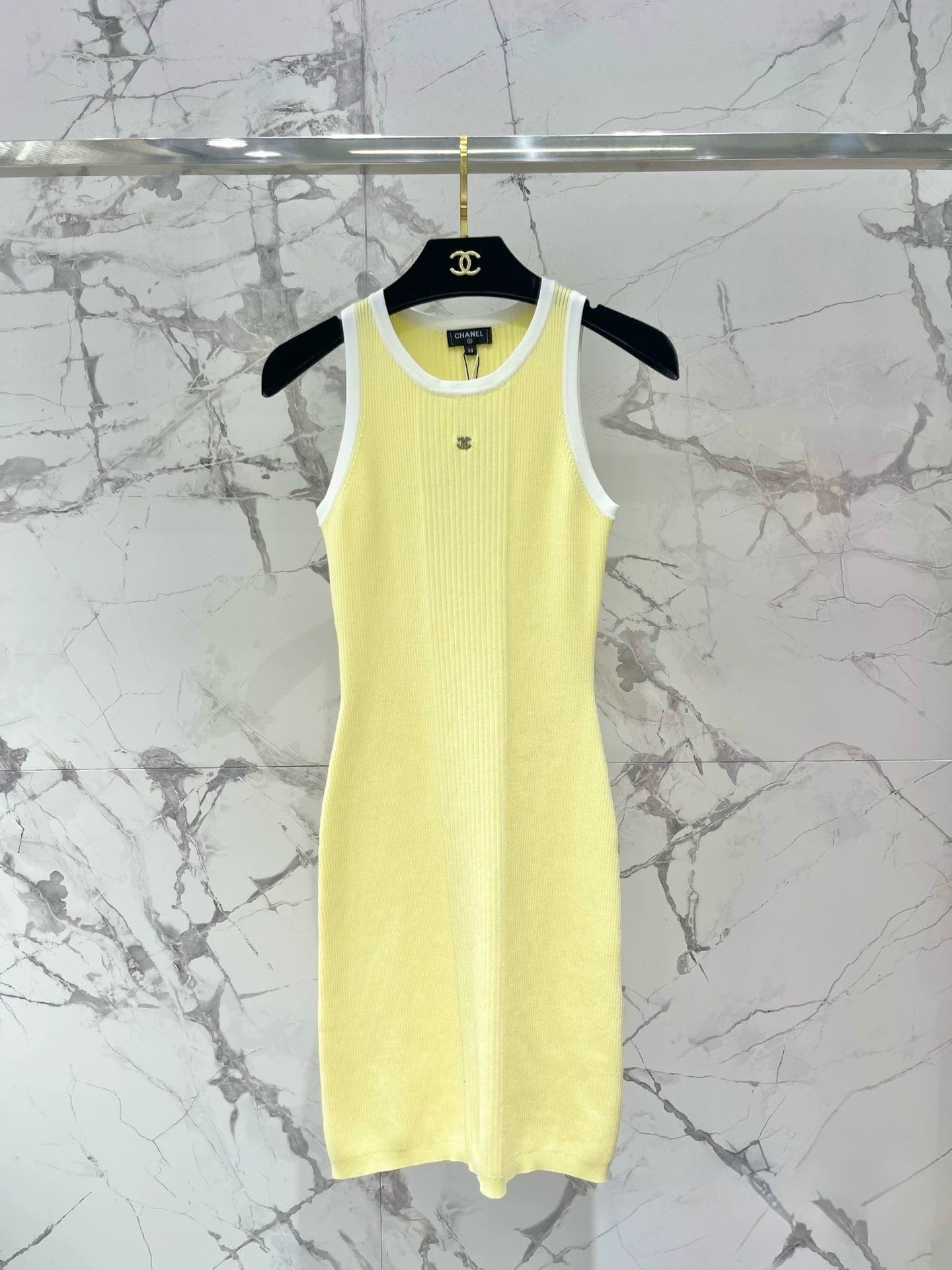 New knitted round neck vest dress