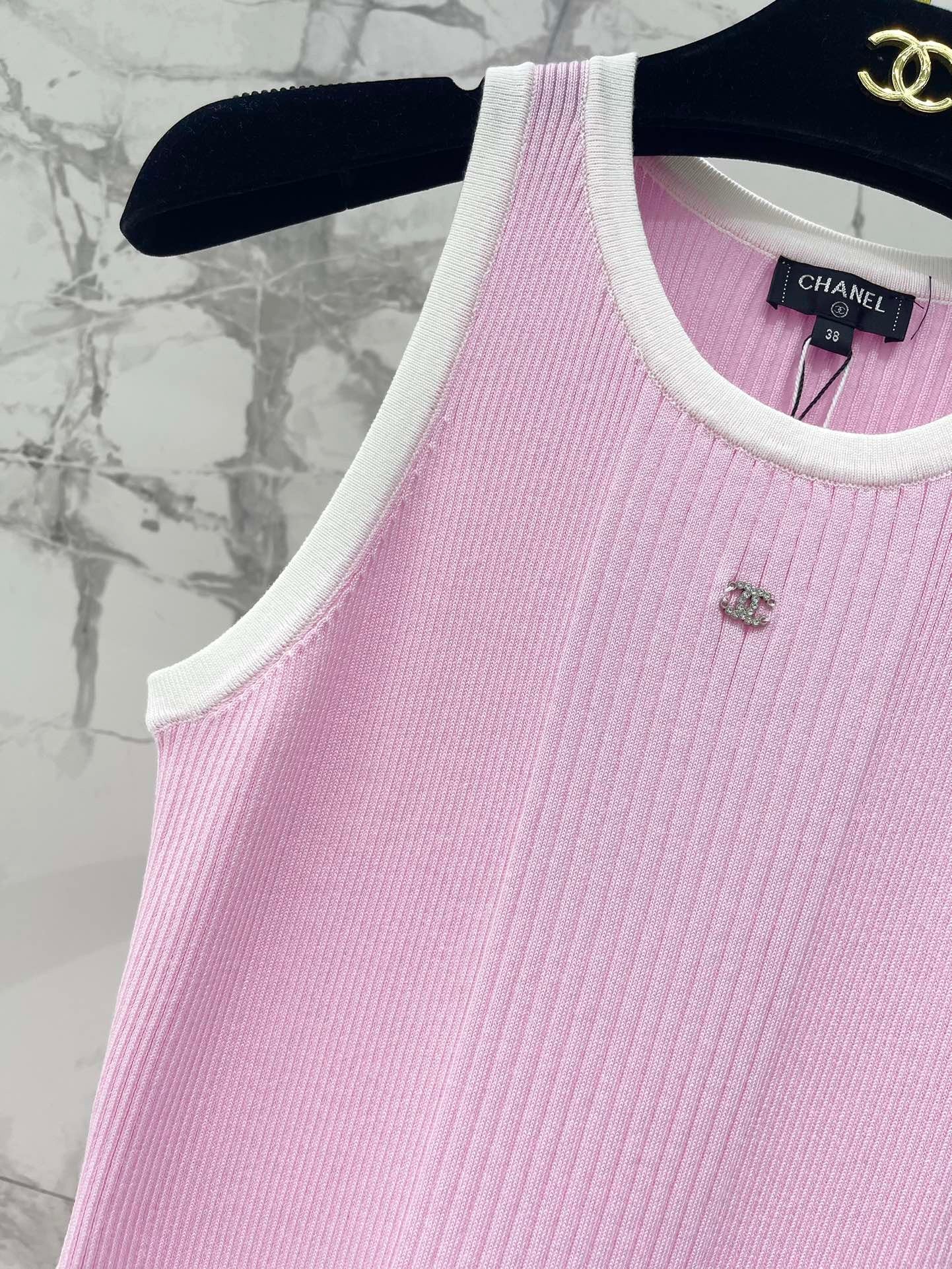 New knitted round neck vest dress