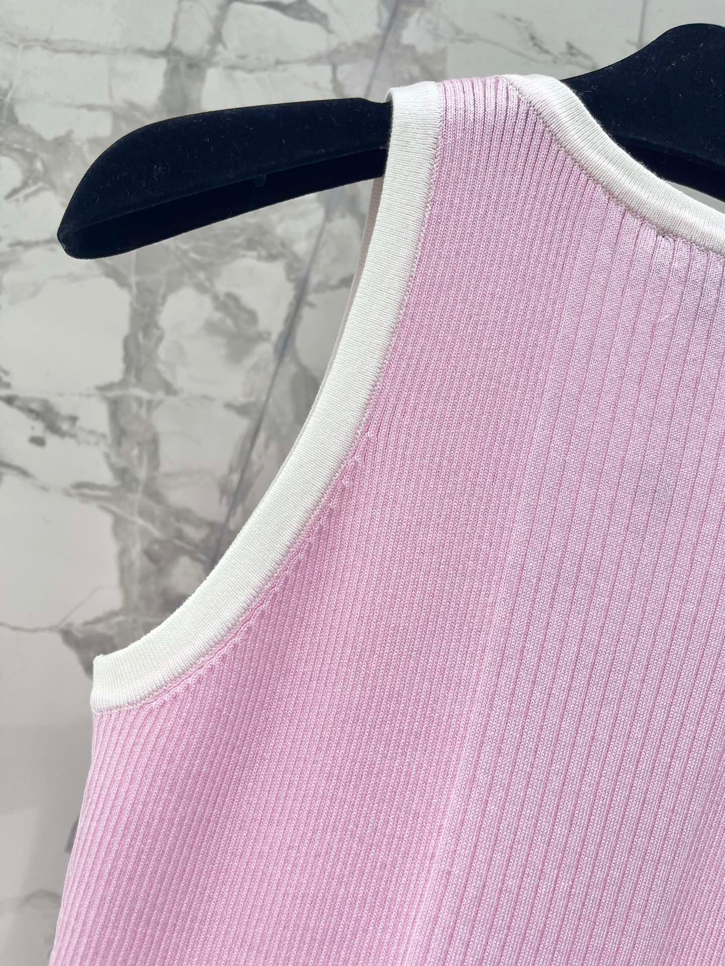 New knitted round neck vest dress