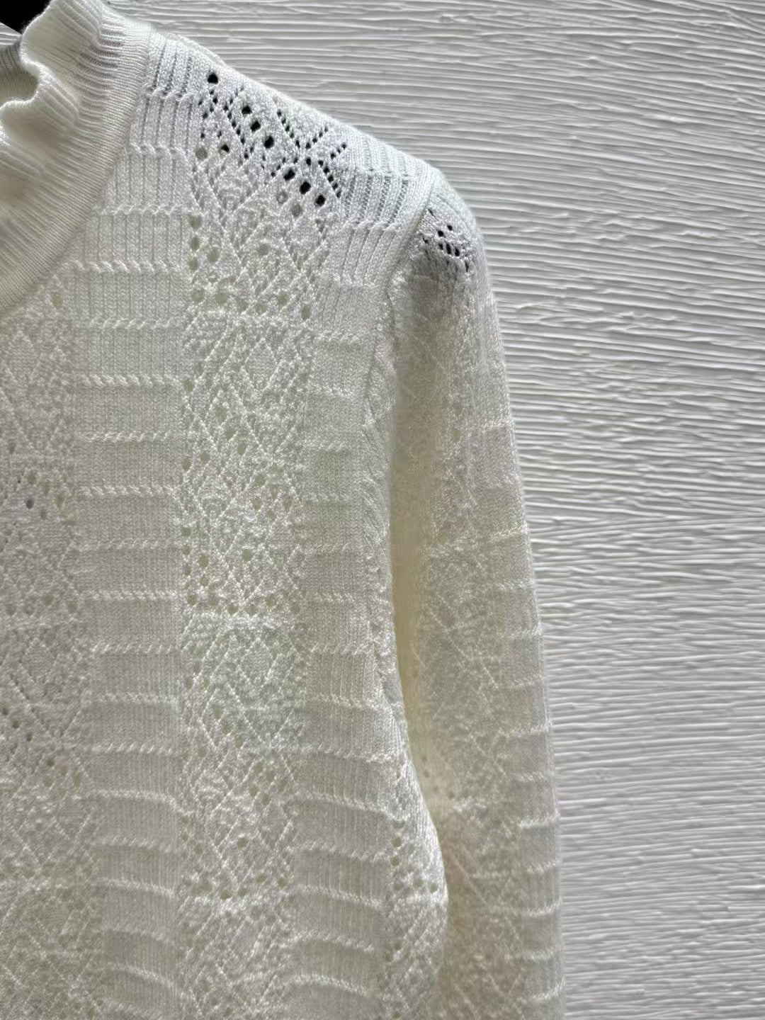 Openwork textured knit long-sleeved cardigan