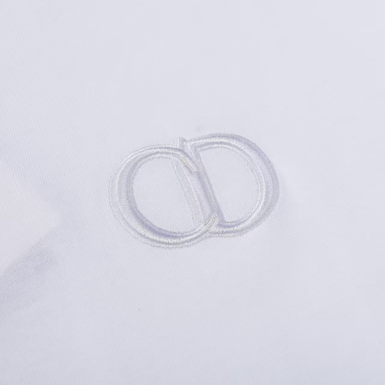 Lettering embroidered crew neck T-shirt