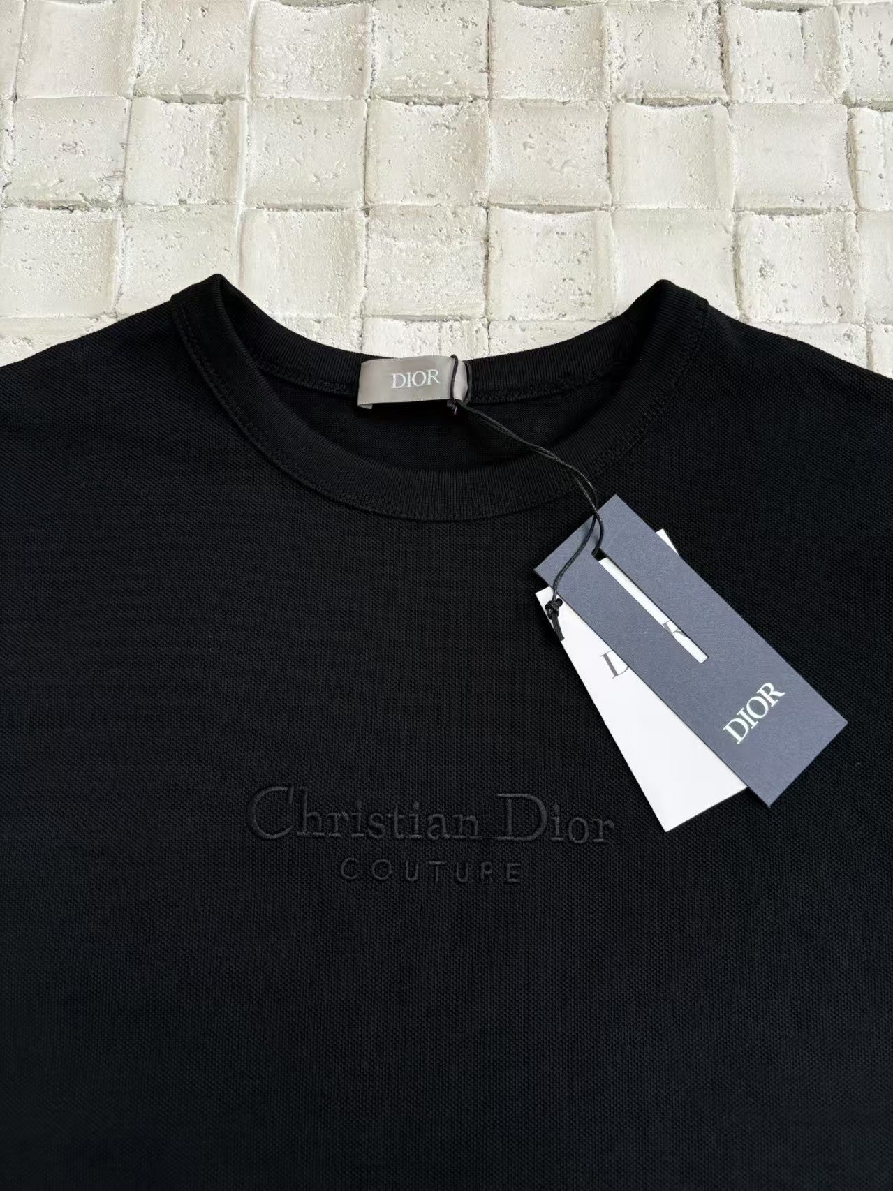 Tonal logo embroidered short-sleeved T-shirt