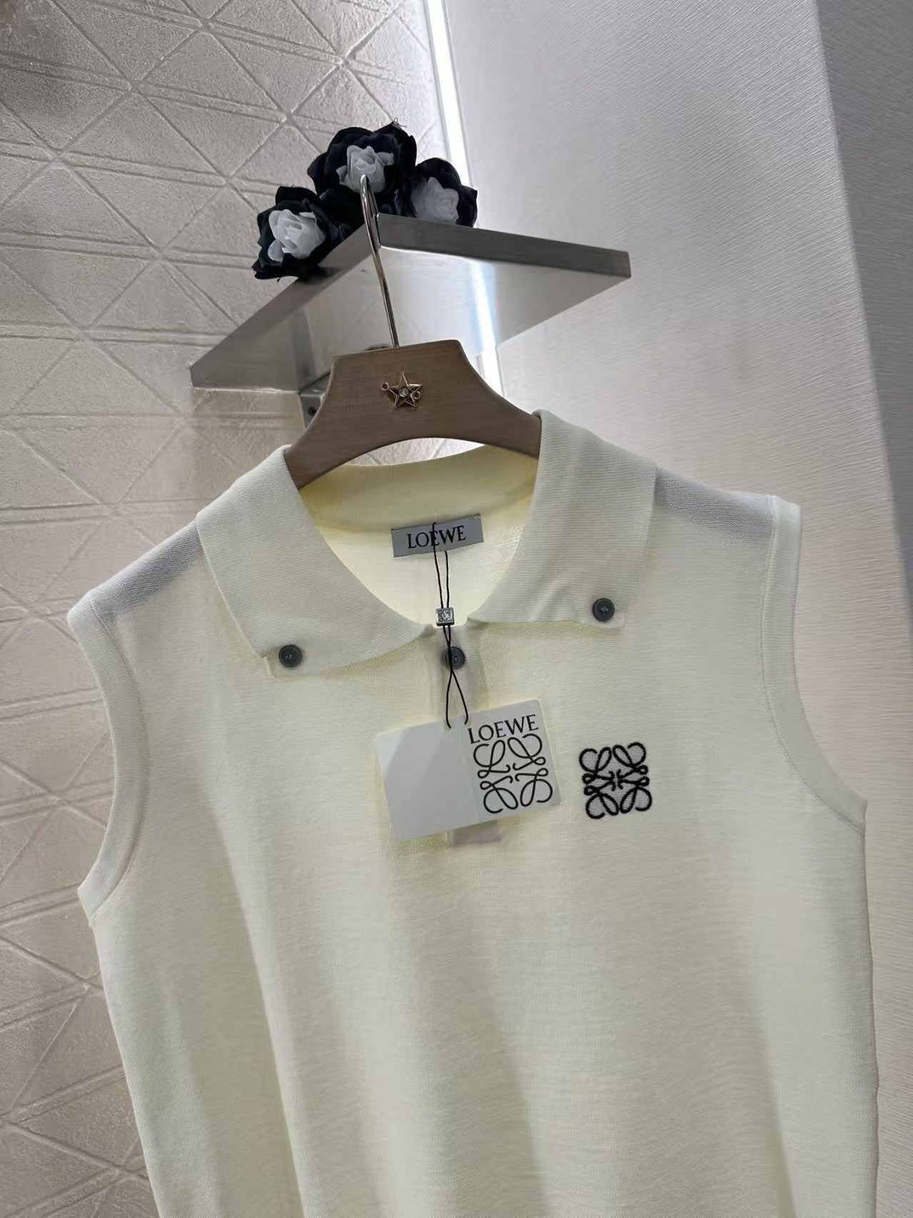 Lapel Light Knit Vest