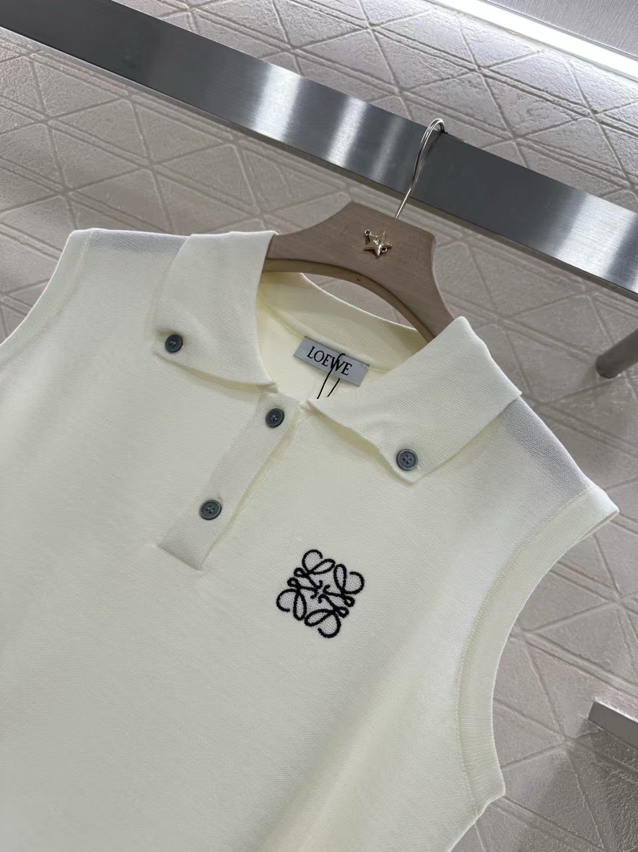 Lapel Light Knit Vest