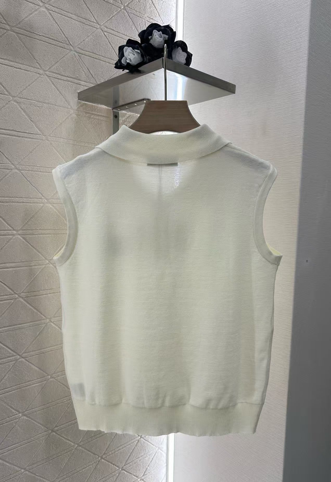 Lapel Light Knit Vest