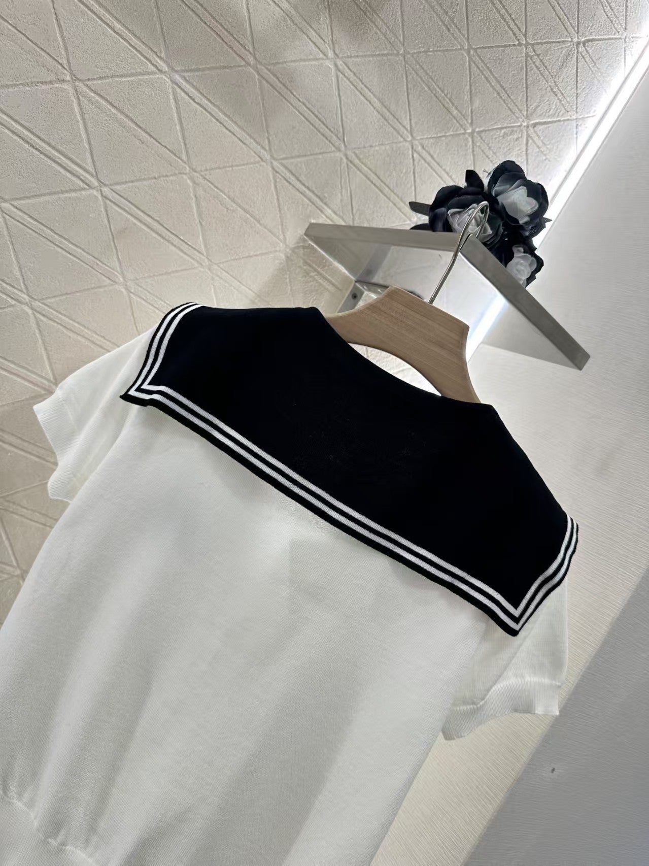 Shawl knitted short sleeves