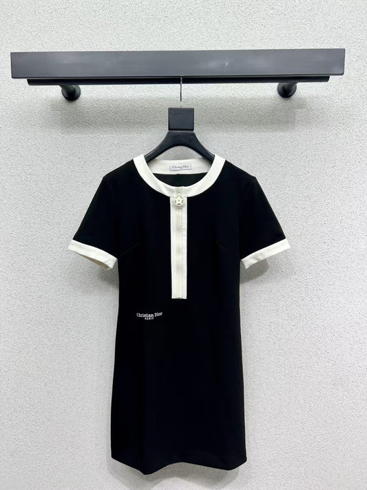 D short sleeve dress