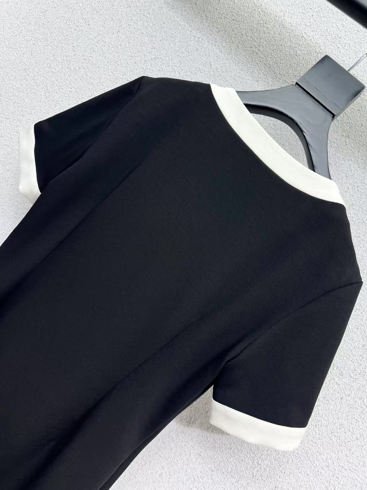 D short sleeve dress