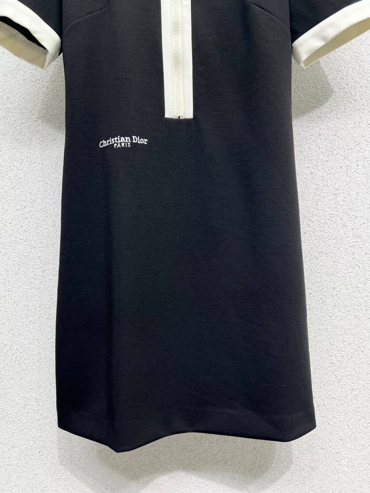 D short sleeve dress