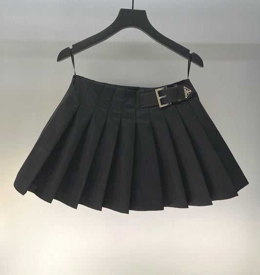 Classic triangle logo all-match skirt
