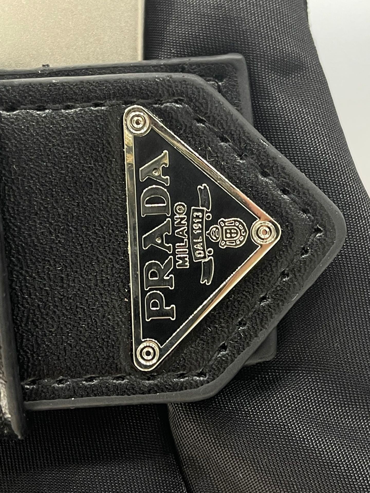 Classic triangle logo all-match skirt