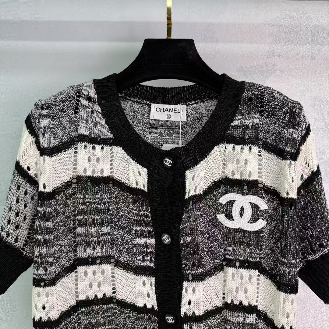 Black and white striped hollow knit short-sleeved cardigan