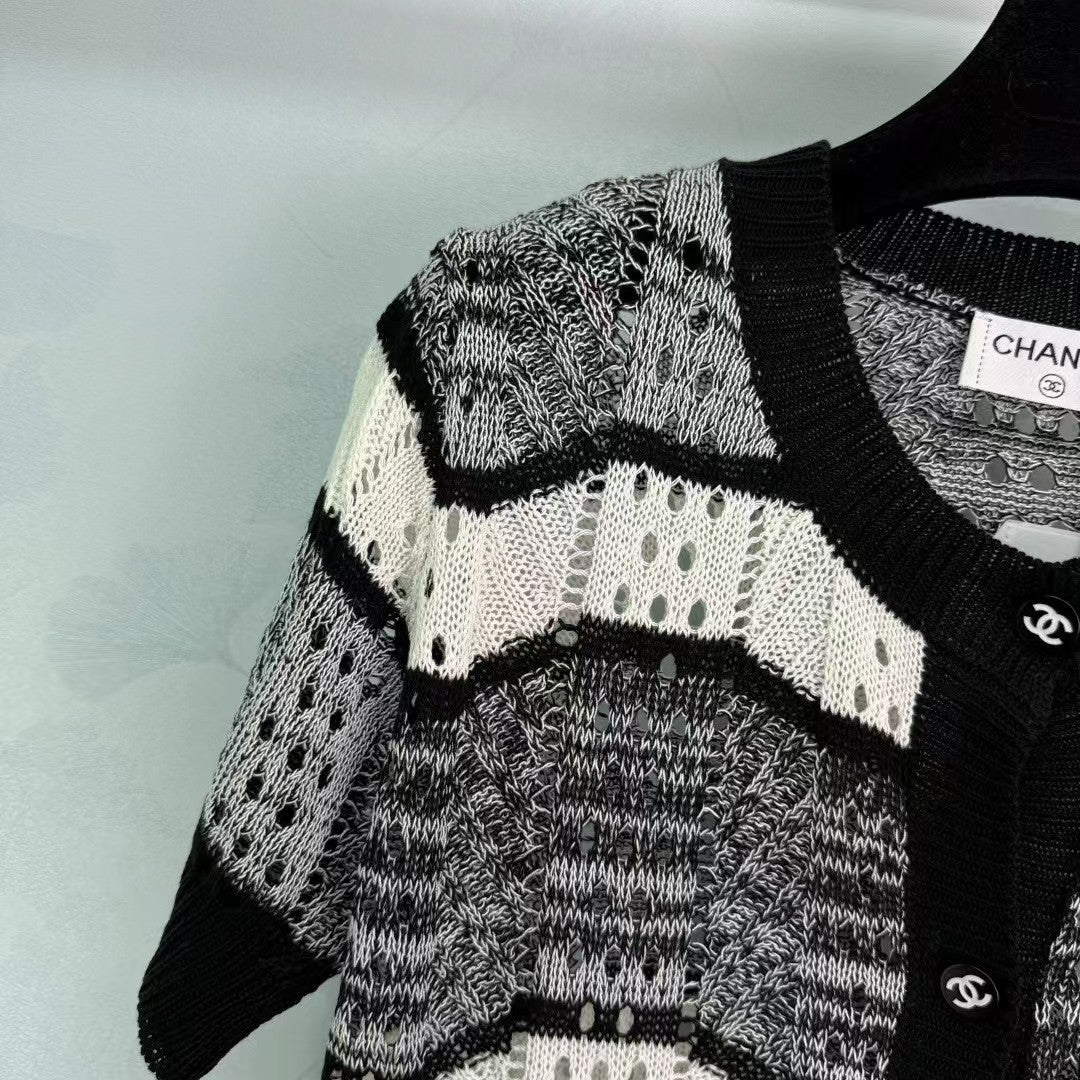 Black and white striped hollow knit short-sleeved cardigan