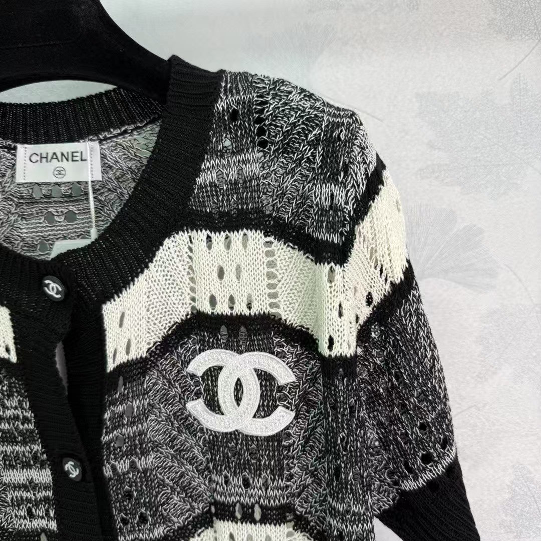 Black and white striped hollow knit short-sleeved cardigan