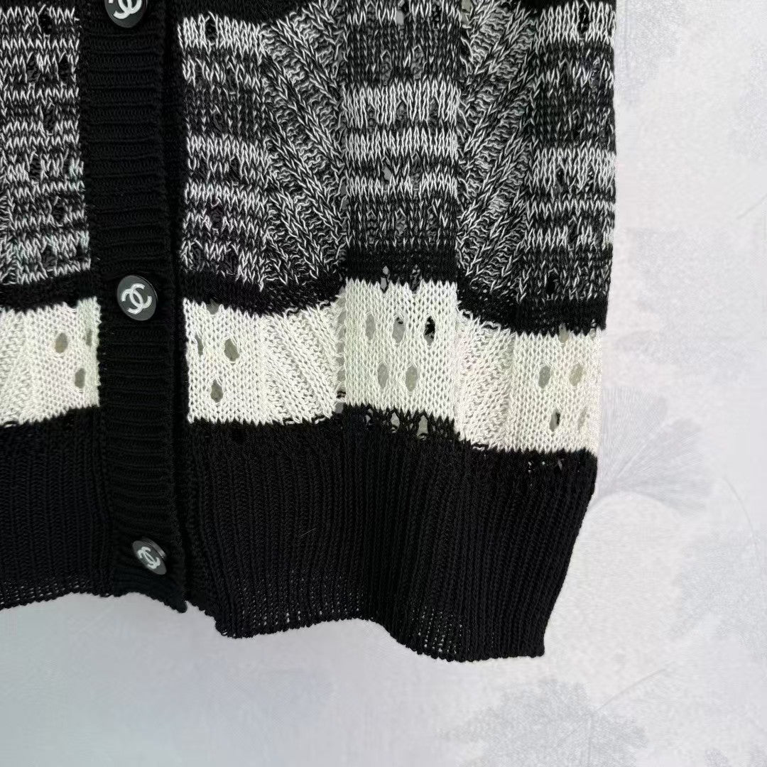 Black and white striped hollow knit short-sleeved cardigan