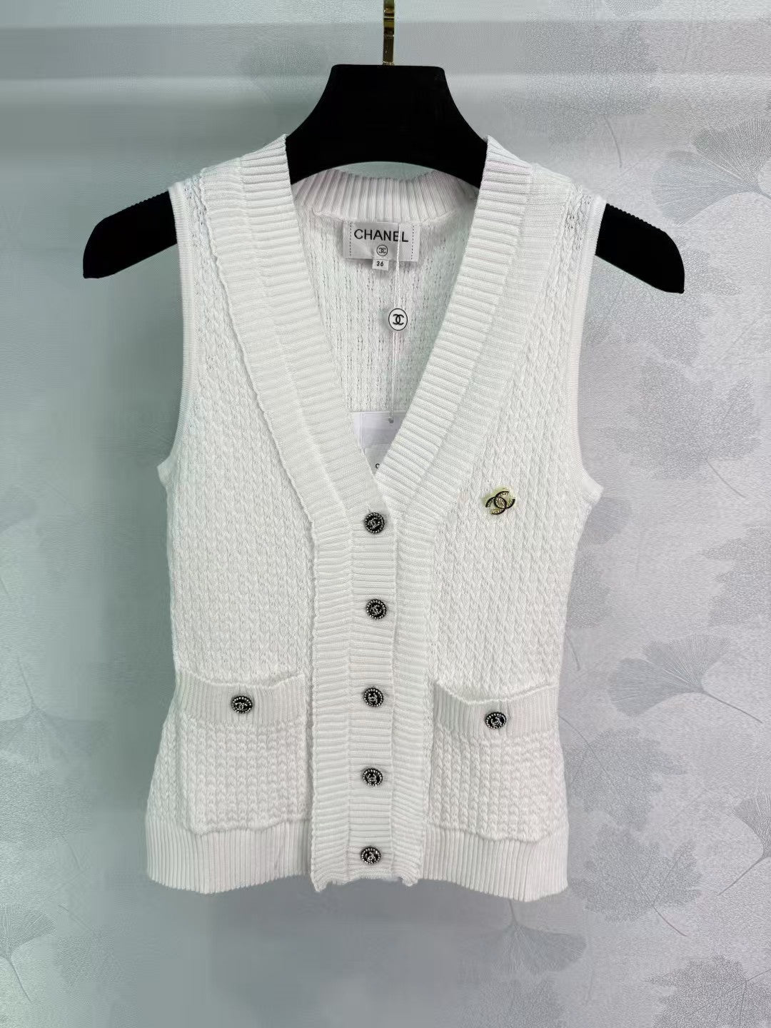 New knitted double C vest