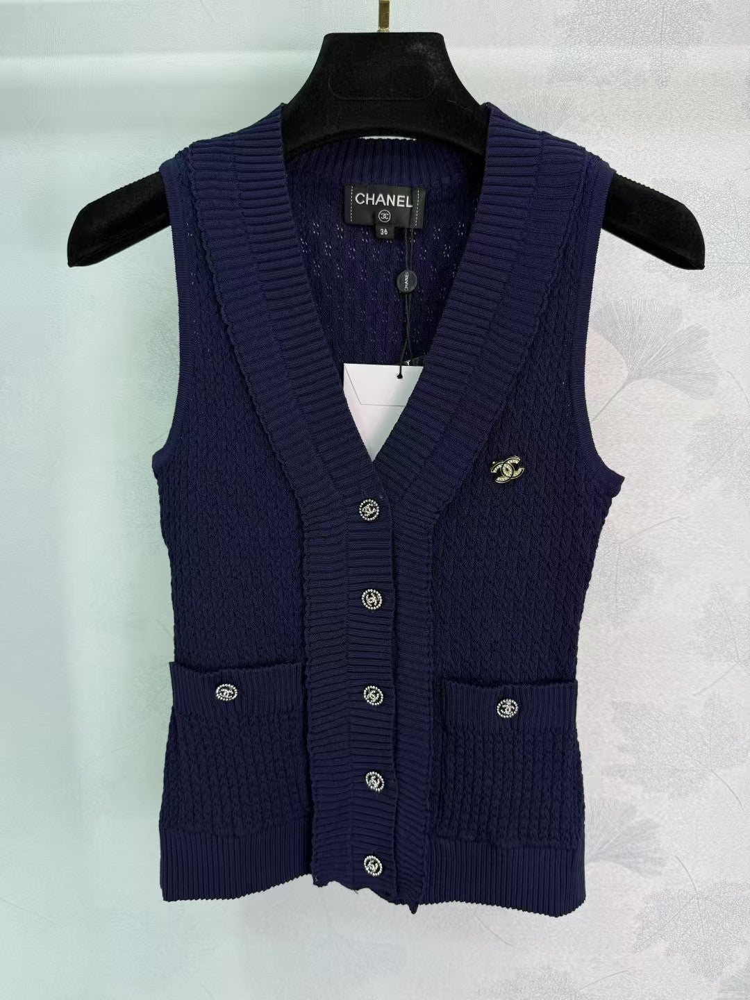 New knitted double C vest