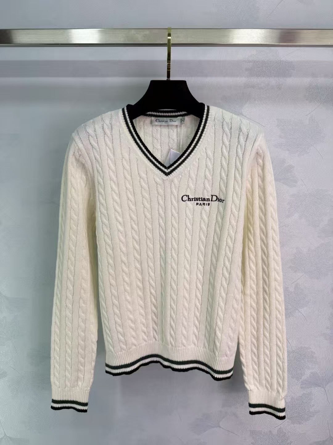 New V-neck knitted long sleeves