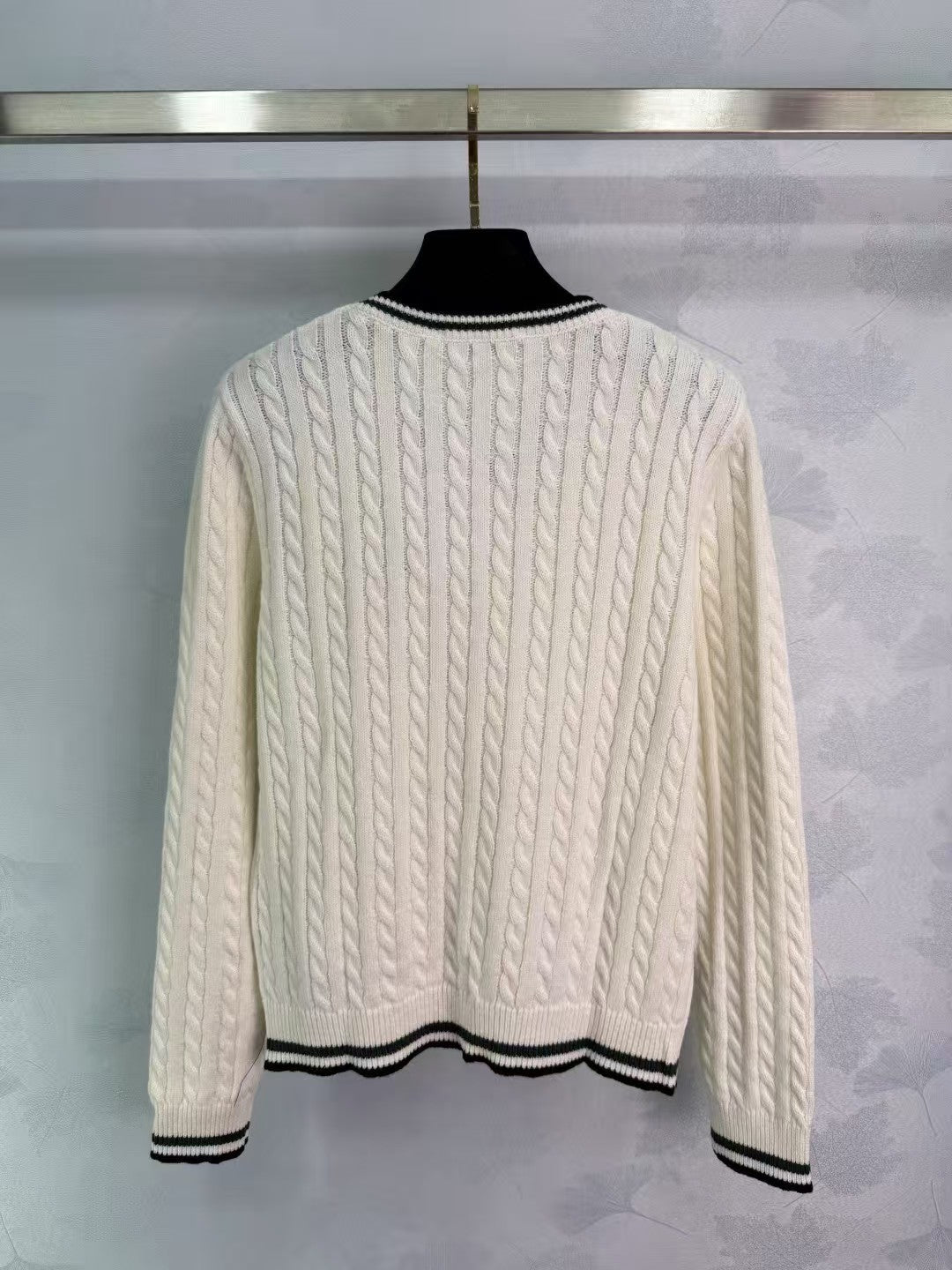 New V-neck knitted long sleeves