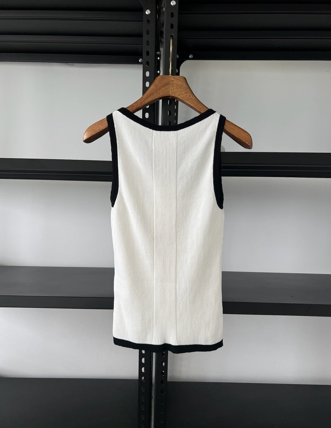 25ss black and white knitted vest