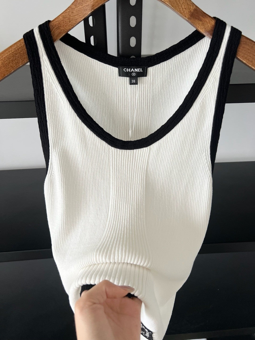 25ss black and white knitted vest