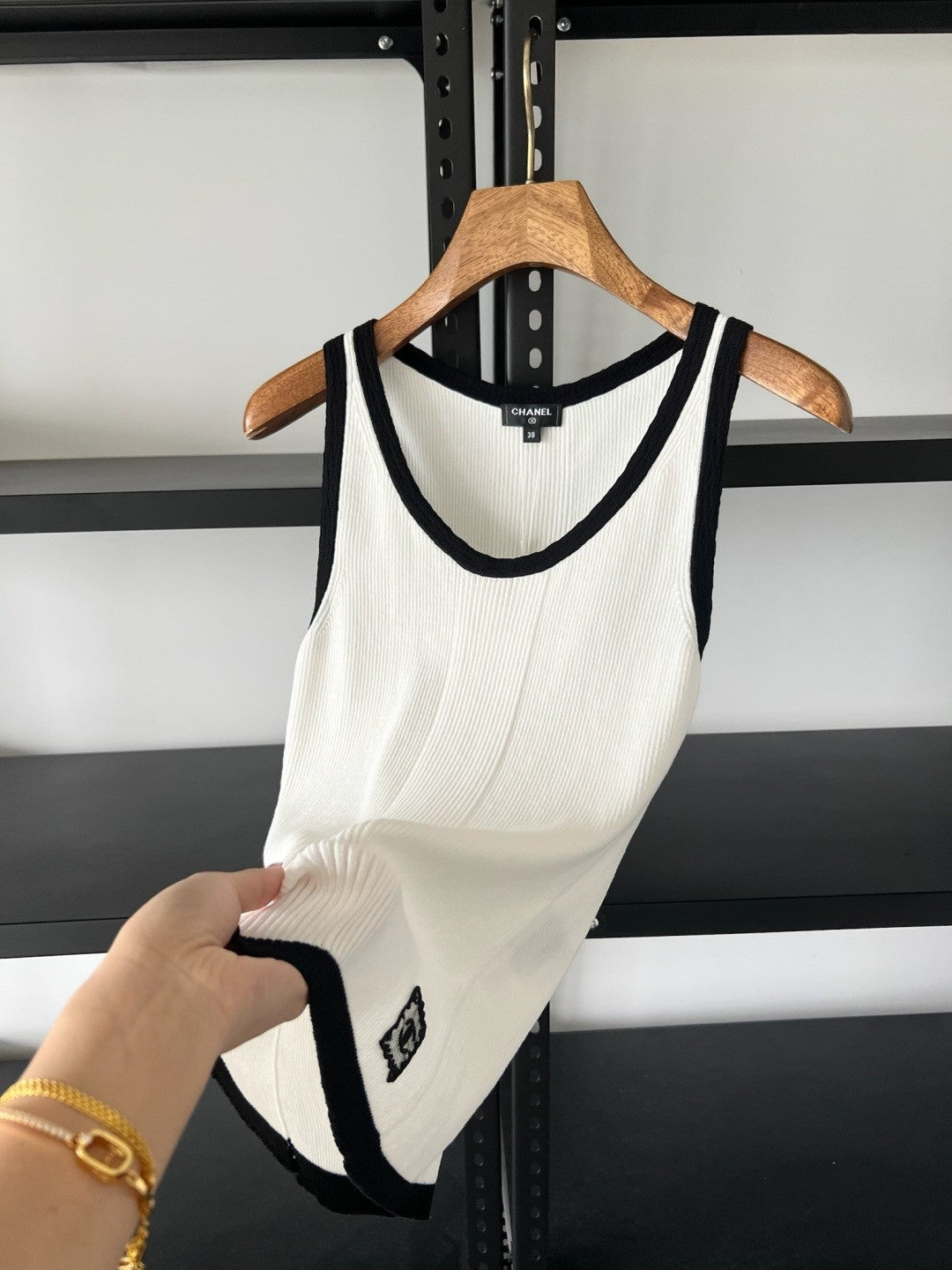 25ss black and white knitted vest