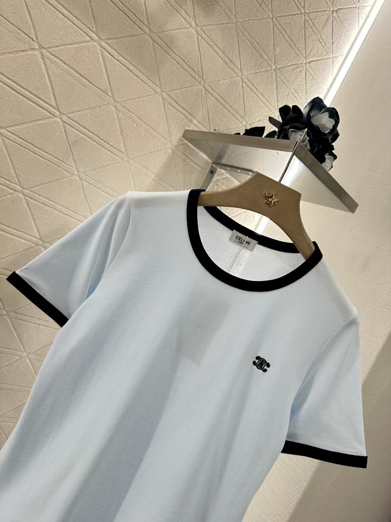 Contrast color embroidered logo T-shirt