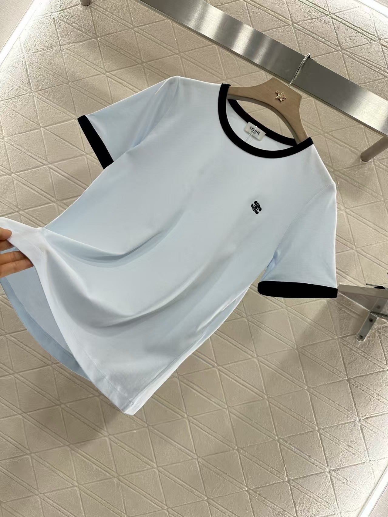 Contrast color embroidered logo T-shirt