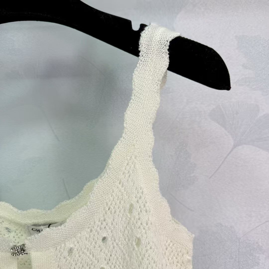 Hollow rhinestone knitted vest