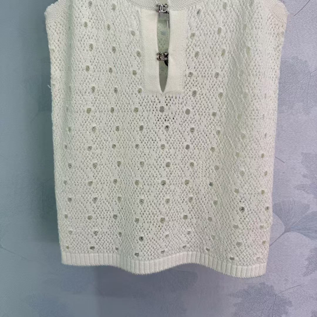 Hollow rhinestone knitted vest