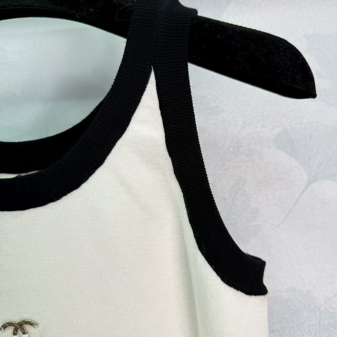 New chest logo knitted vest