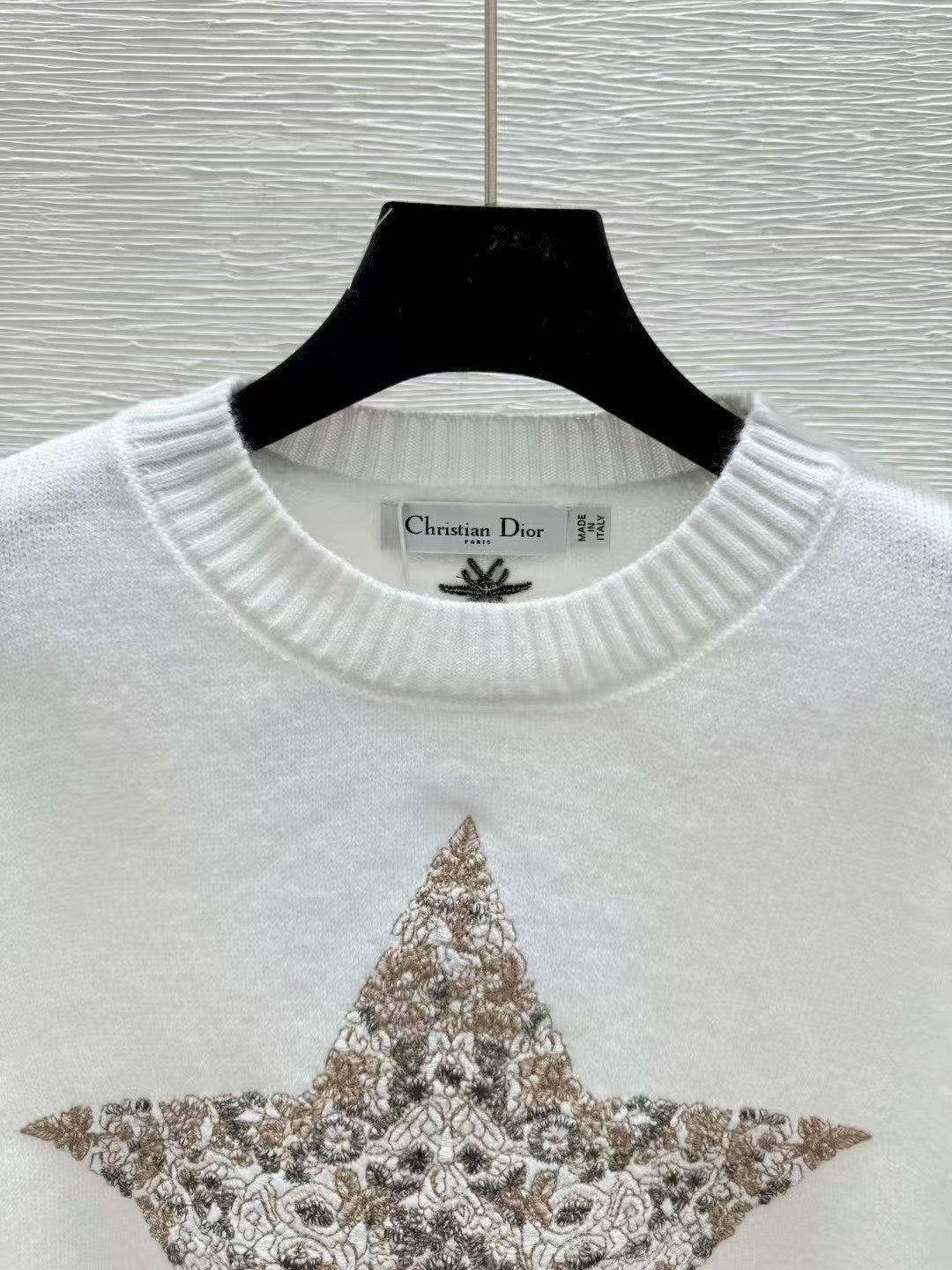 Classic five-pointed star round neck long sleeve