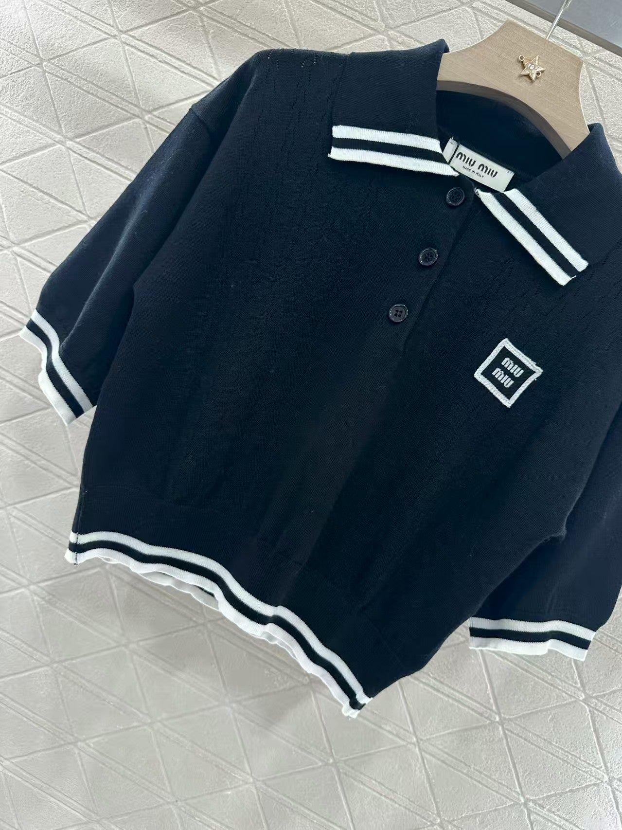 Cropped lapel knit top