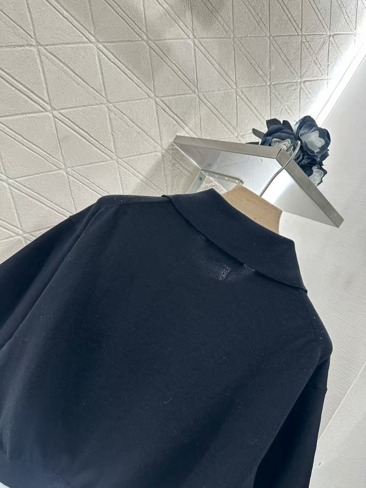 Cropped lapel knit top