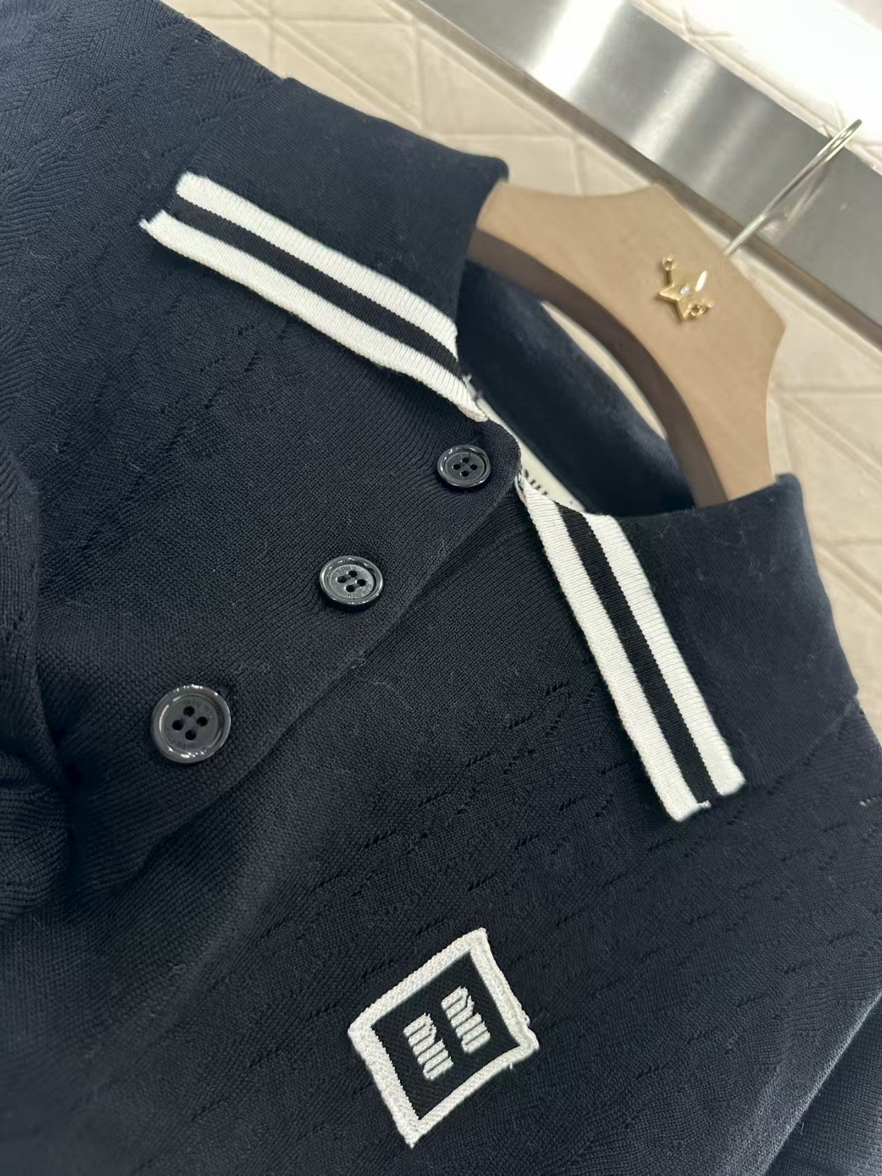 Cropped lapel knit top