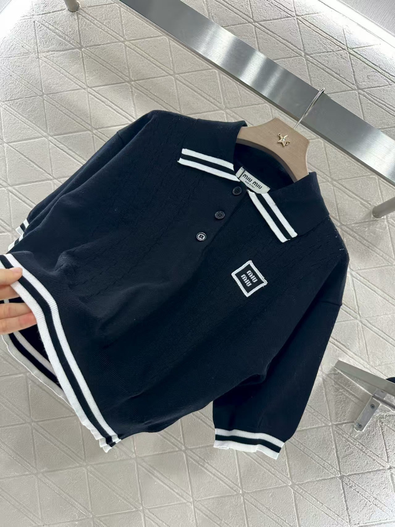 Cropped lapel knit top