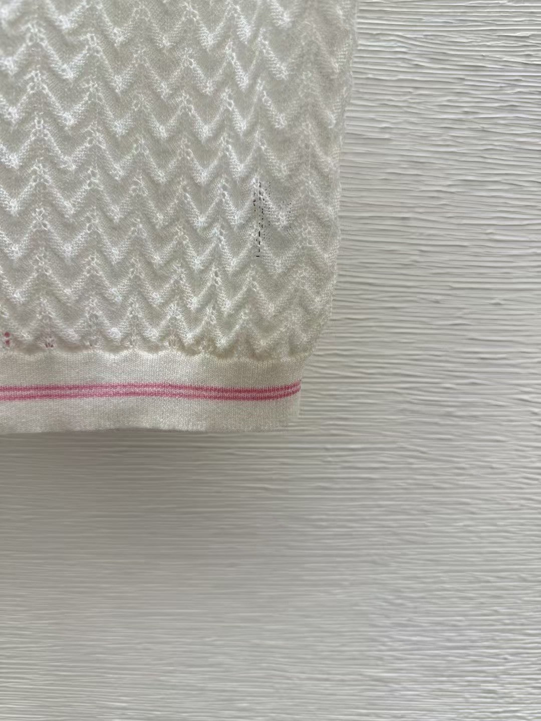 Contrast color crew neck knit short sleeves