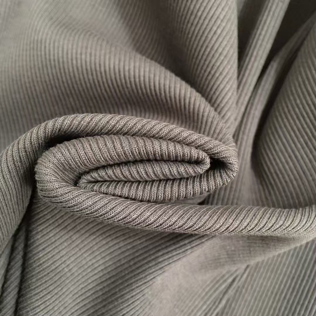 Simple logo embroidered ribbed vest