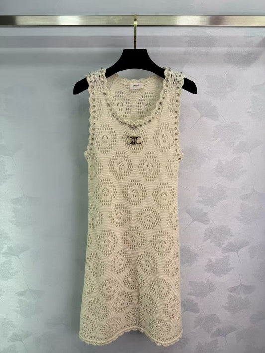 New hollow knitted dress