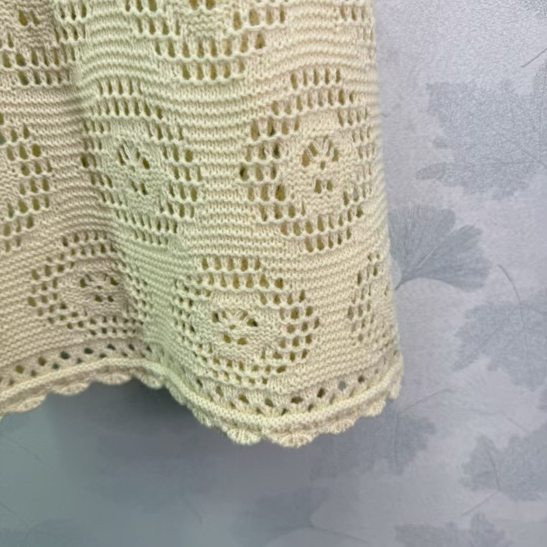 New hollow knitted dress