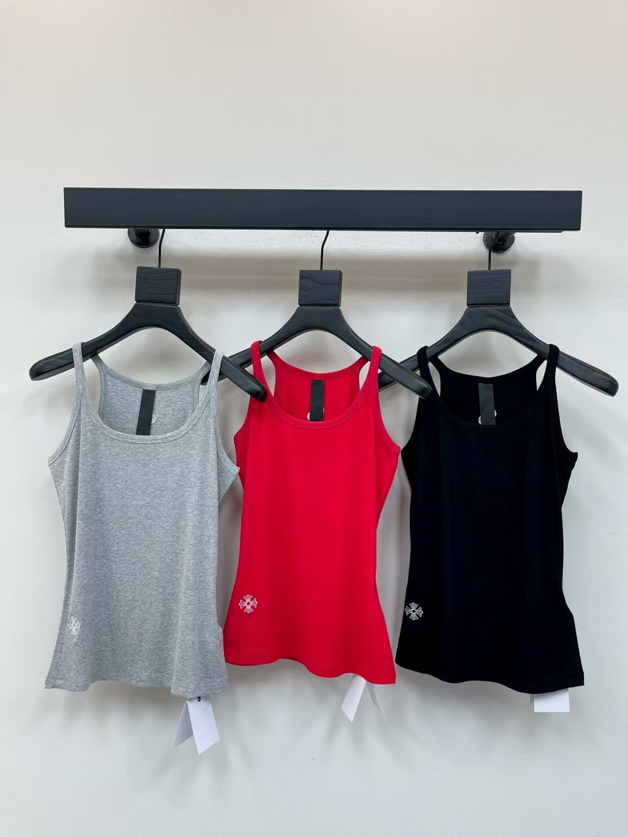 Sanskrit rattan flower cross embroidered suspenders