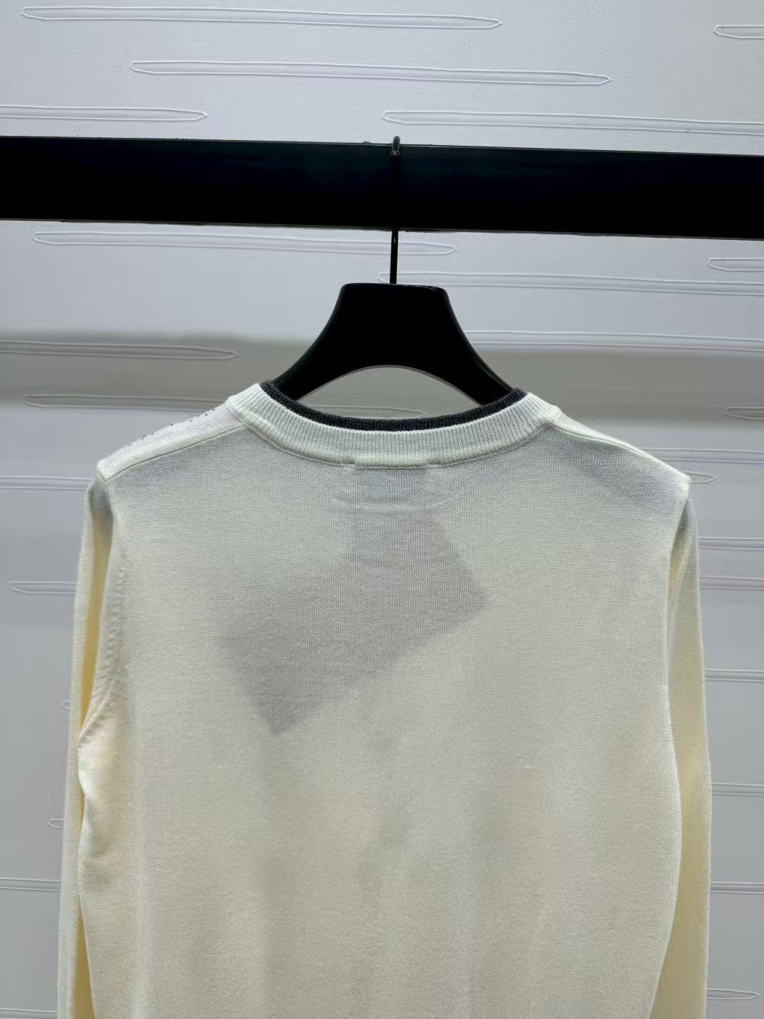 Rhinestone crew neck knitted cardigan