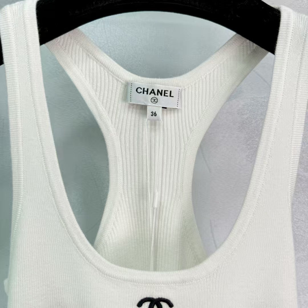 All-match knitted vest