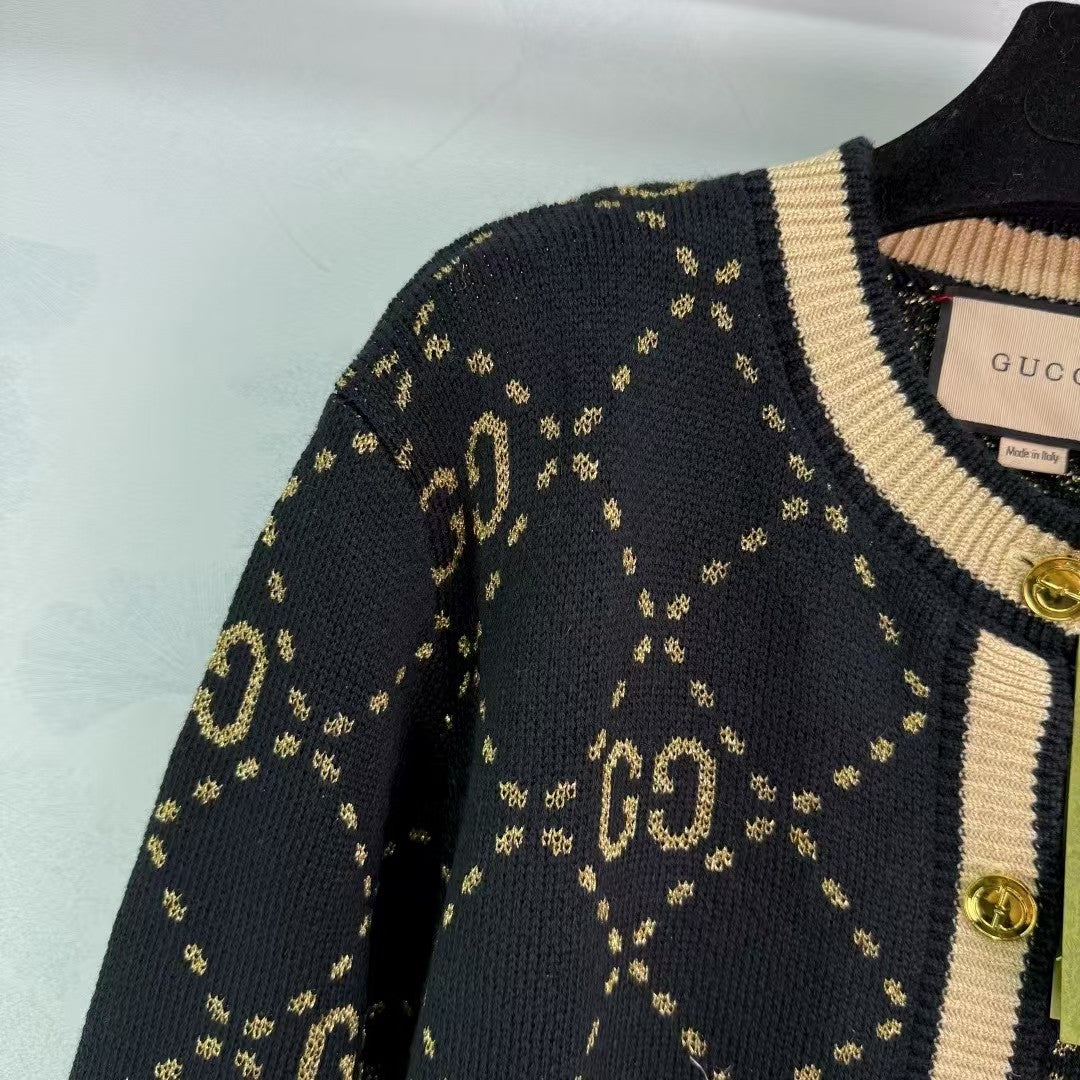 Round neck diamond jacquard long-sleeved cardigan