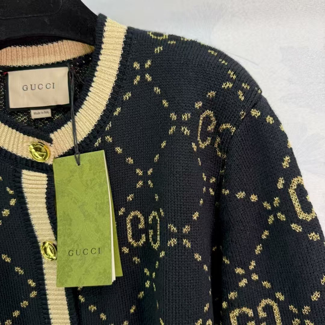 Round neck diamond jacquard long-sleeved cardigan