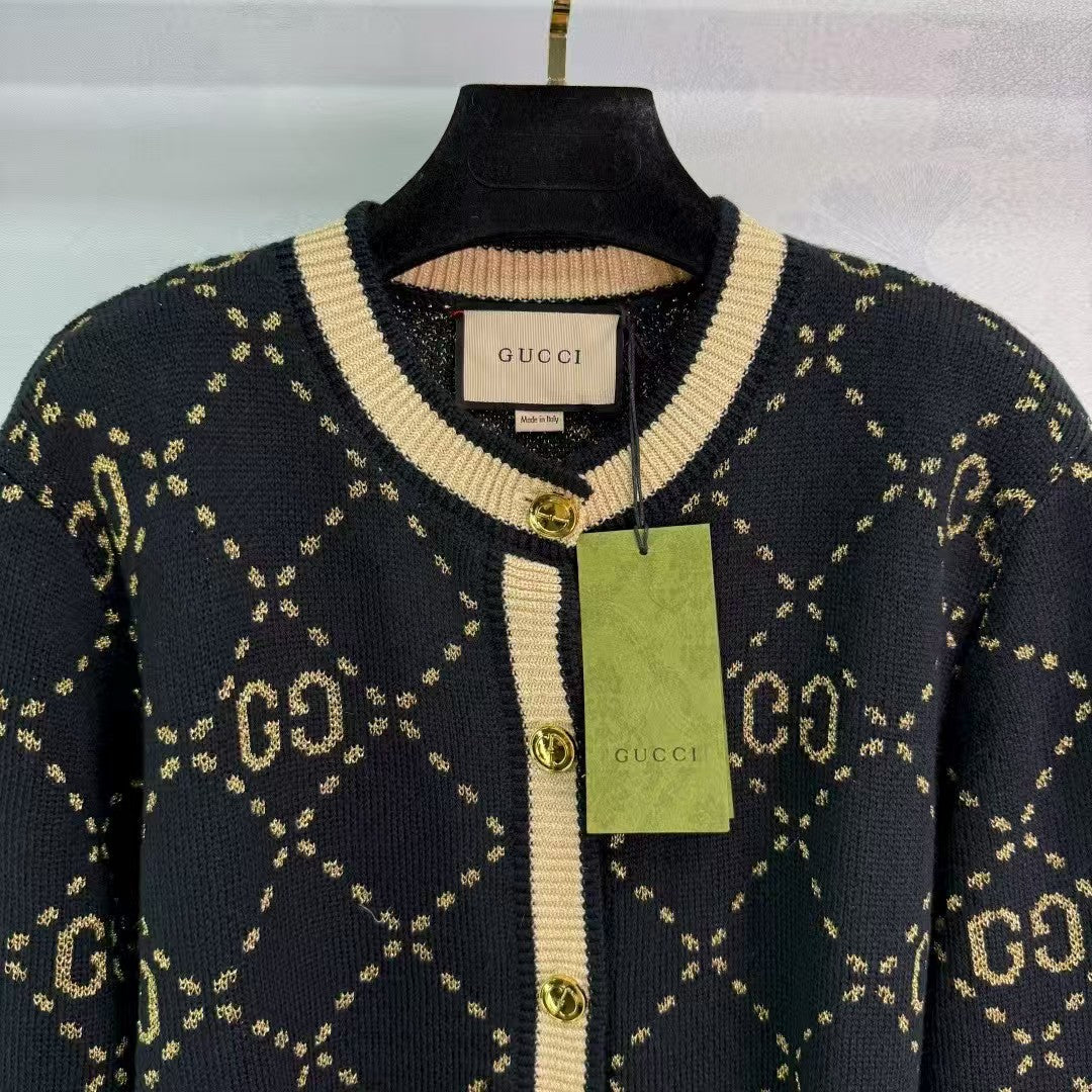 Round neck diamond jacquard long-sleeved cardigan