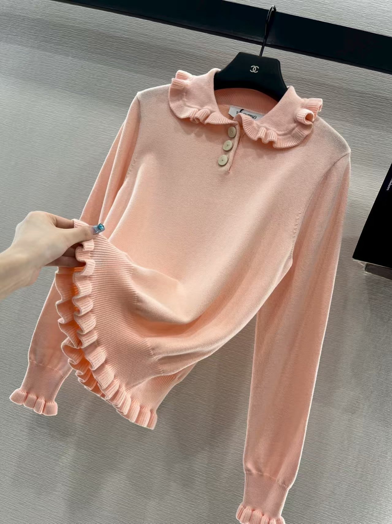 Ruffle-edge lapel knitted long-sleeved top